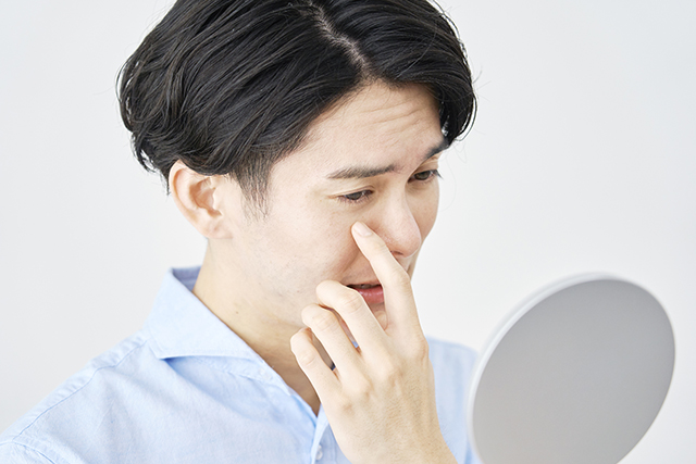 コンタクトレンズ装用時に目が痛くなる原因