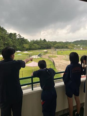 施設案内の様子