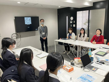 職場訪問の様子