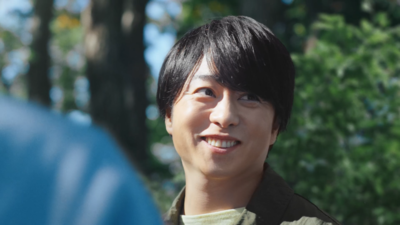 CMのワンシーン 櫻井翔さん笑顔